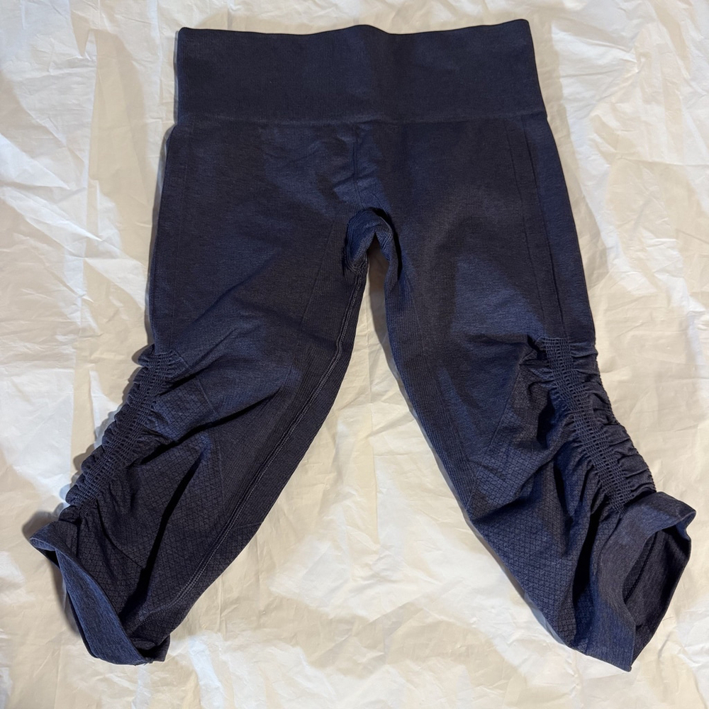 Lululemon Leggings Women’s 6 Blue Flow And Go Crop Capri Seamless
